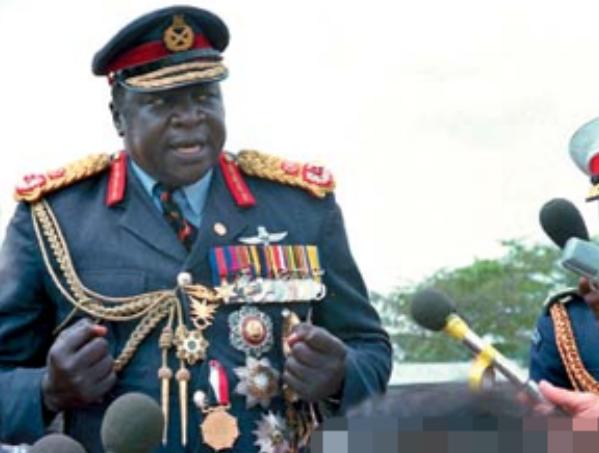 “非洲魔王”阿明：拿人肉喂鳄鱼，*戏调**英国女王把*裤内**送给自己