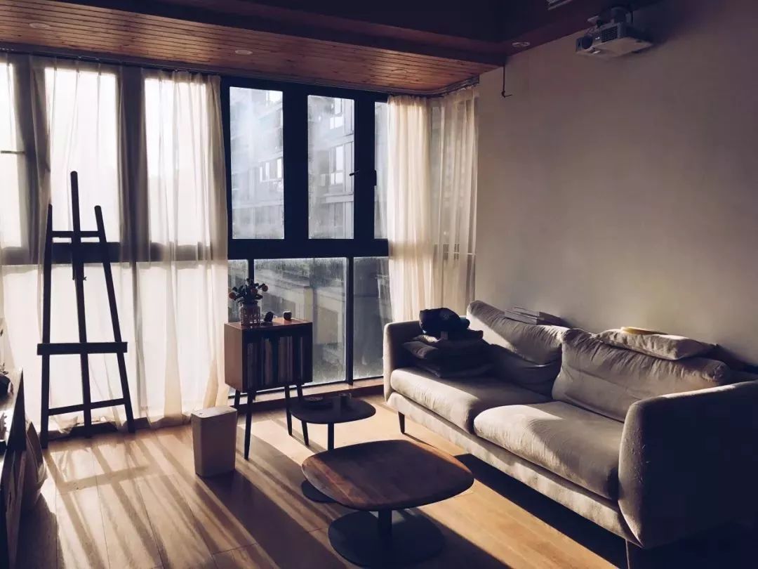 90后花9000元爆改老房子,90后夫妻精心改造精装房