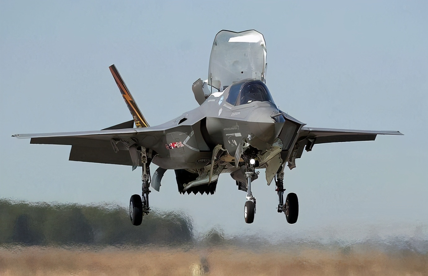 f35b能在雨天起飞吗,f35b首次空战