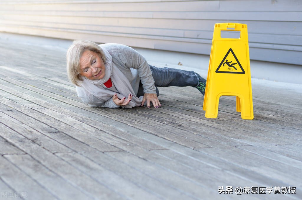 怎样倒走治腰椎间盘突出,倒着走路能治腰椎间盘突出