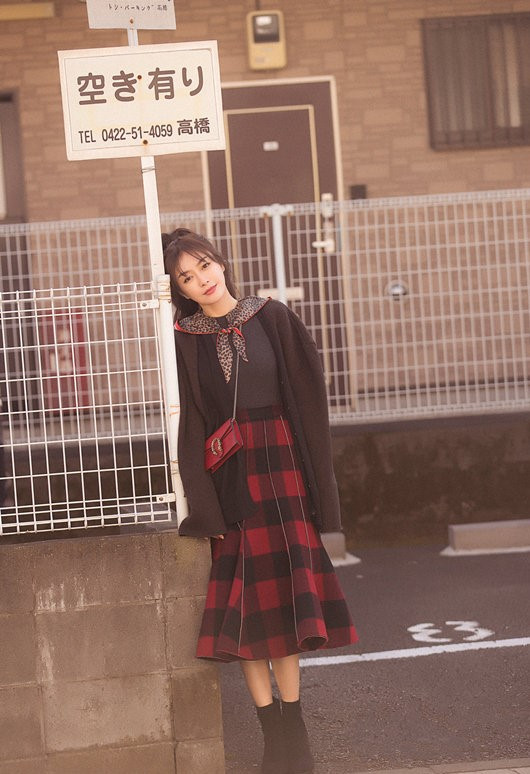 PORTS宝姿女装有何魅力，让江疏影、秦岚、何穗等女星纷纷上身？