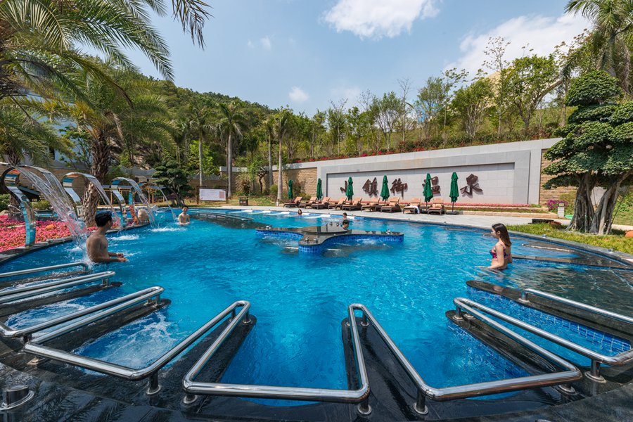 泉州聚龙小镇温泉,聚龙小镇温泉公园酒店别墅团建