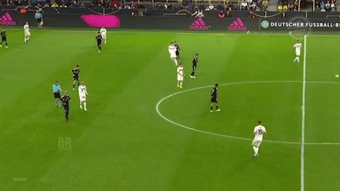 拜仁年轻中卫德国人,德国足球队中卫科赫