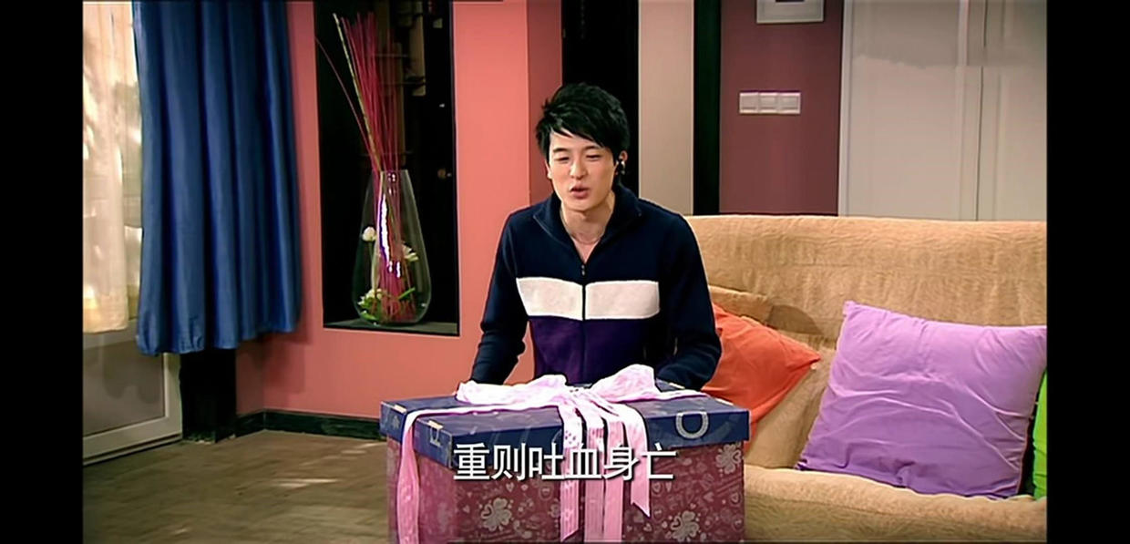 爱情公寓5美嘉送子乔项链,爱情公寓子乔为美嘉抢项链