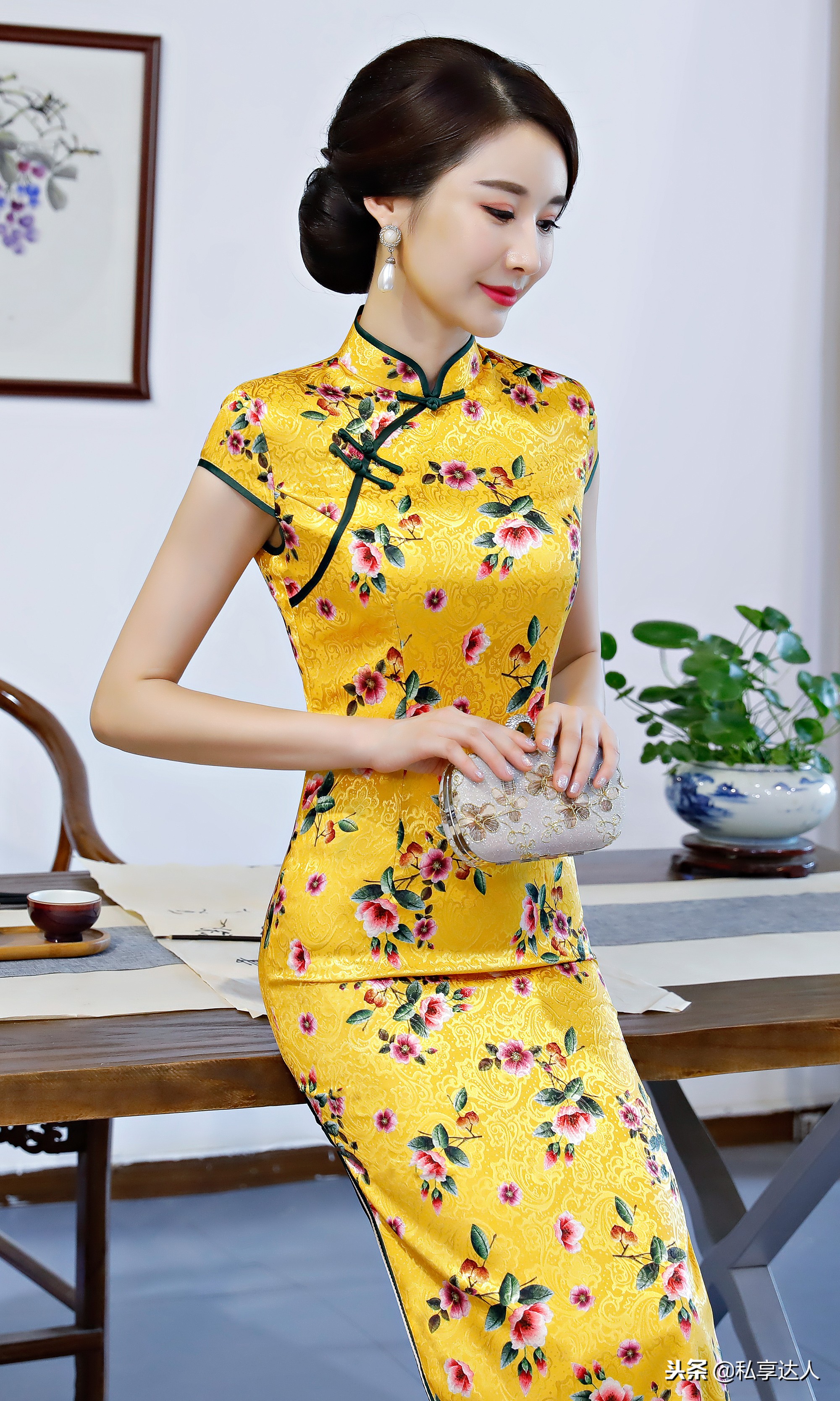 旗袍长款裙洋气高端,旗袍裙显出女性的温柔