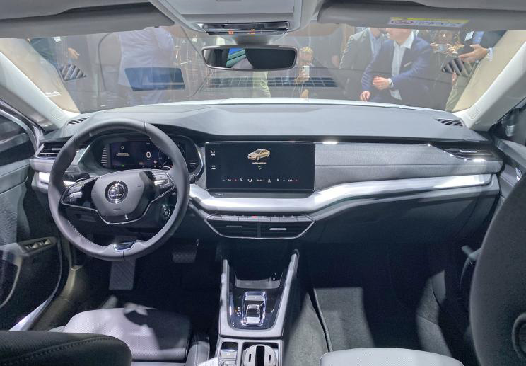 全新斯柯达明锐实车亮相,斯柯达明锐新款尾标