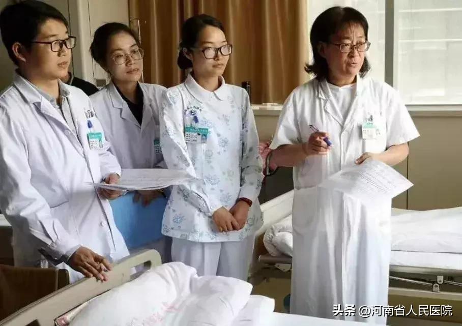 这种小电池差点毁了3个小宝宝！快把它从孩子身边拿开