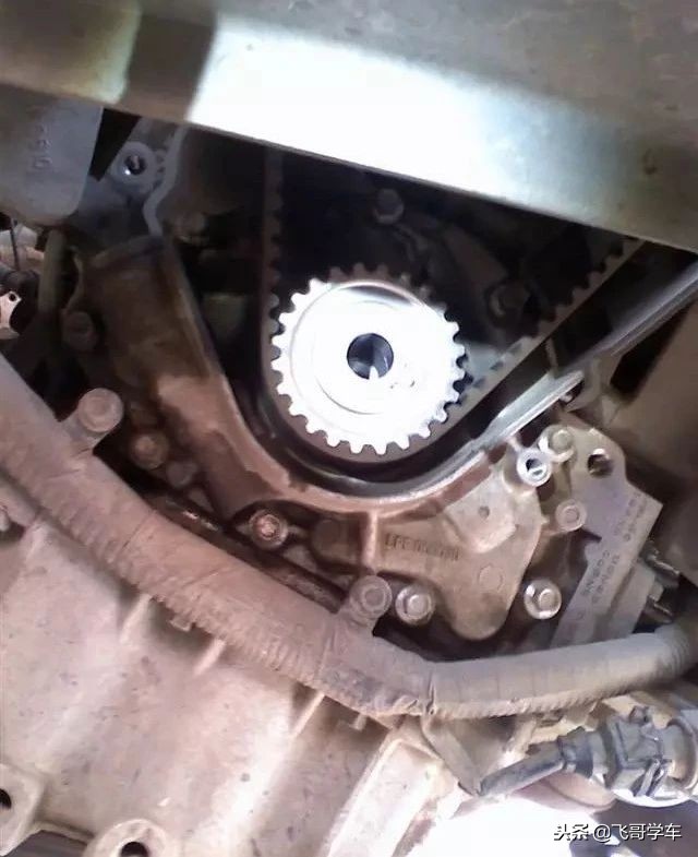 ea2111.6自吸正时皮带更换视频,发动机正时皮带的更换步骤