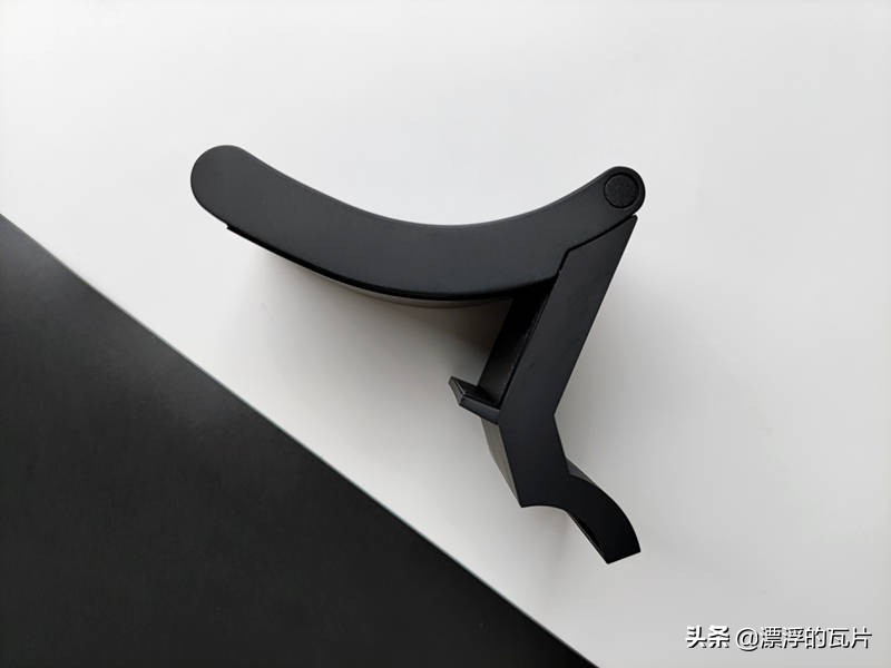 显示器挂灯的正确方法,显示器挂灯白天有用吗