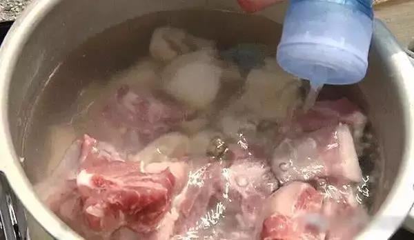 这几种锅千万别用,家里有这种锅千万别用