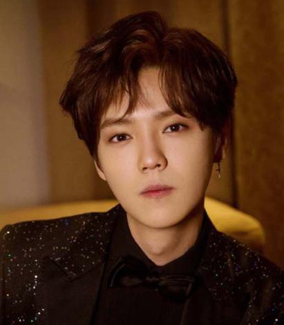 过生日送礼物男生回礼,过生日别人送礼物开心