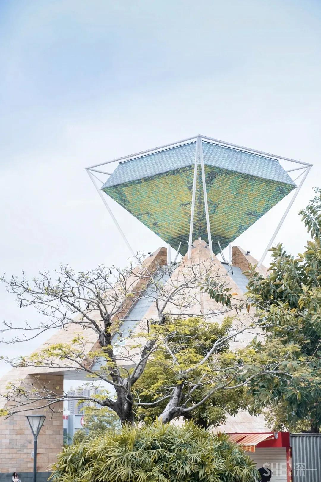 重庆轻轨10号线,10号线有什么玩的