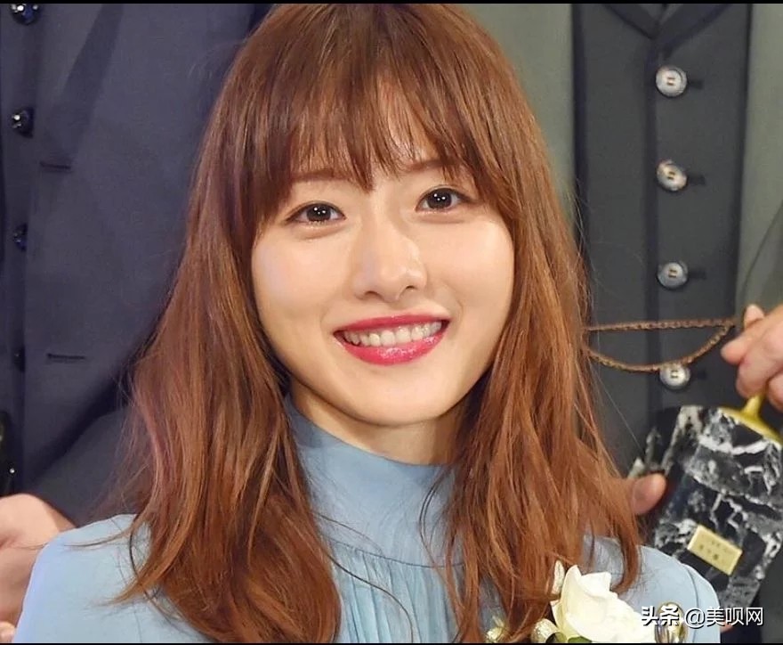 lisa短发发色有哪些 (lisa同款发色显白)