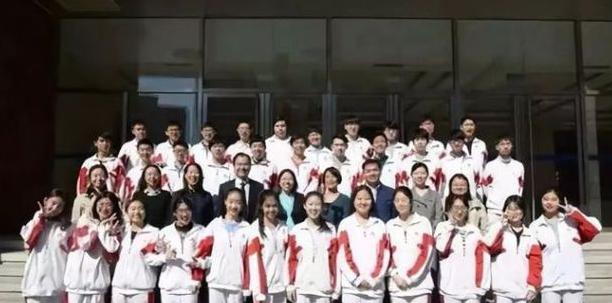 崇洋媚外对中华民族的影响,崇洋媚外被教育片段