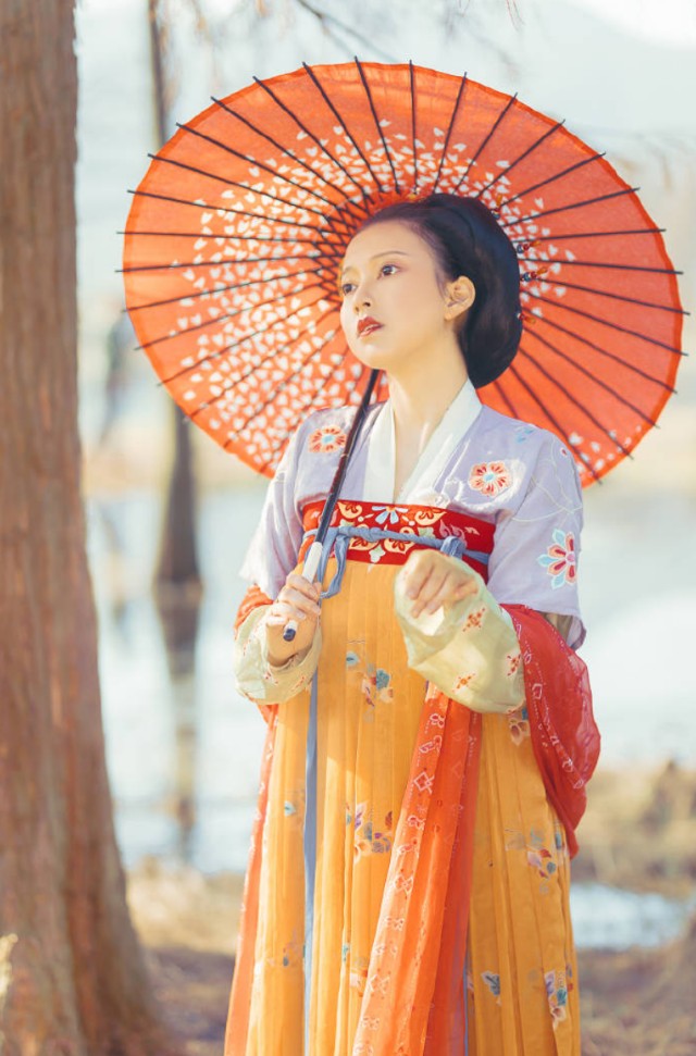 浓似春云淡似烟七绝,七绝二首春韵