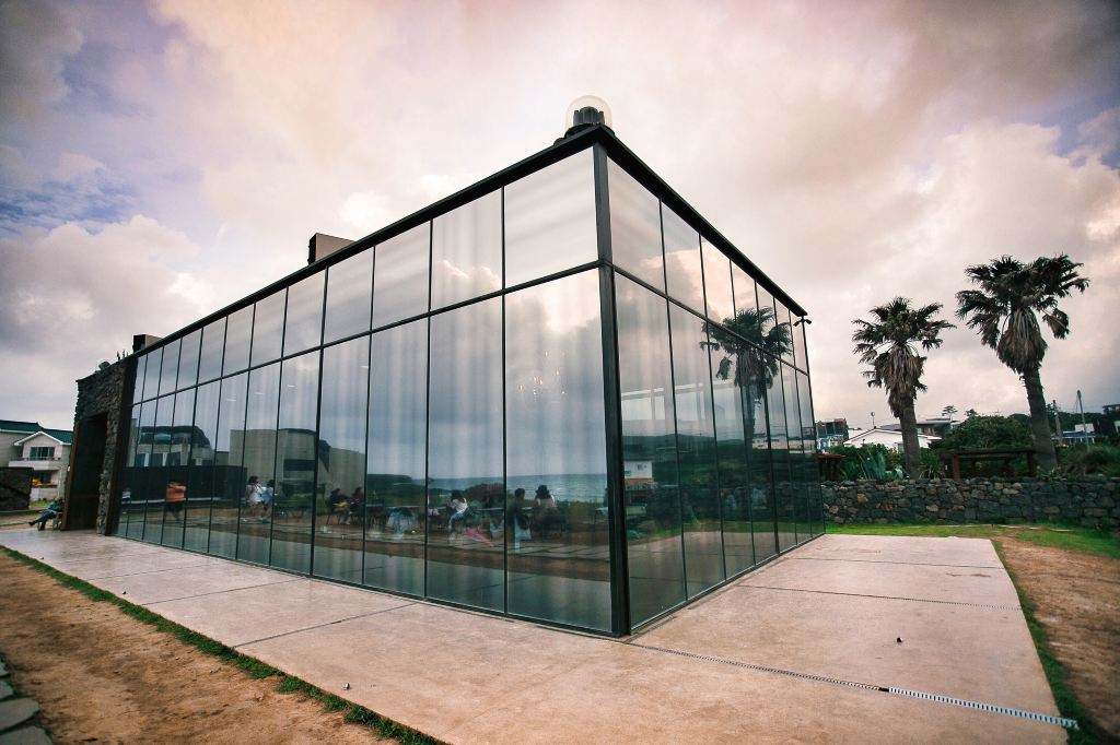 打卡济州岛西部热门景点：绿茶博物馆、GD咖啡厅、山茶花之丘……