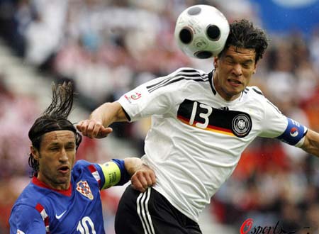 上帝身边的战争统帅，德意志战车的中场风暴—巴拉克