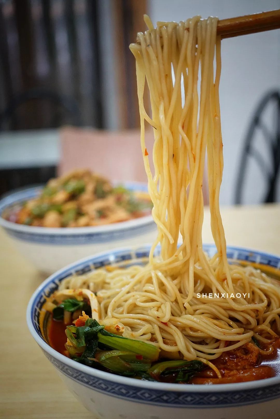 一上午走了1万步，探访5家人气爆棚的小店，不但吃撑还差点被人打