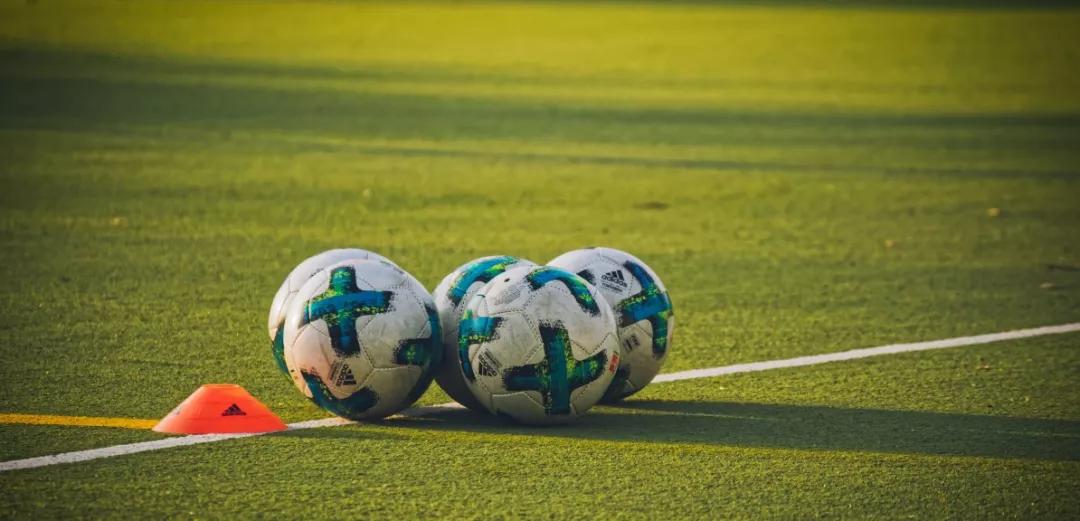 校园足球迈进2.0时代去向何方,校园足球重在基础而非竞技