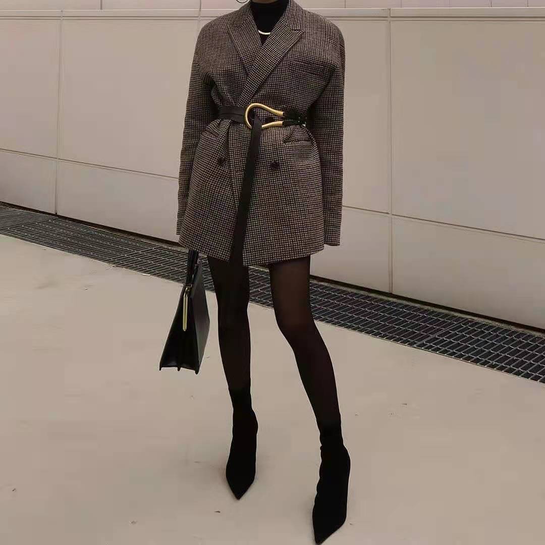 2021年最流行黄灰的穿搭,2023高级色系穿搭