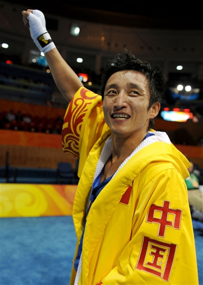 中国奥运邹市明夺冠激动时刻,08年奥运拳击冠军邹市明