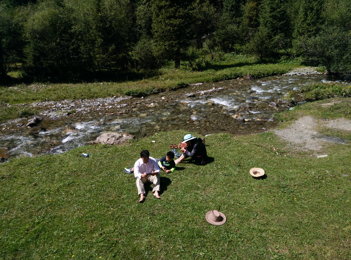 *疆新**蒙古包旅店老板，看他一天的收入多少，一个月就抵我一年工资