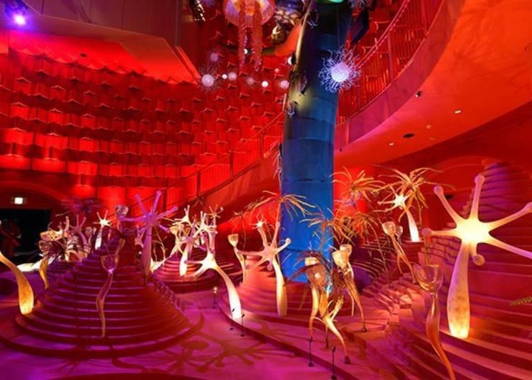 仿佛误入另一个世界的震撼景色,大阪万博公园太阳之塔