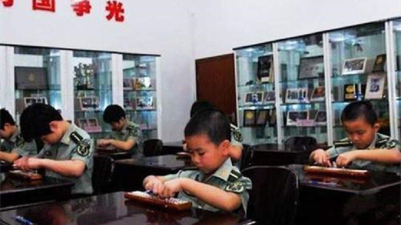 中国最小退役军官8岁入伍,中国特招入伍最小年龄国防生是谁