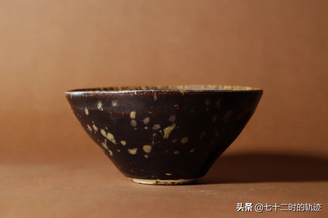 瓷器拍卖会现场视频,拍卖史上最高成交价瓷器