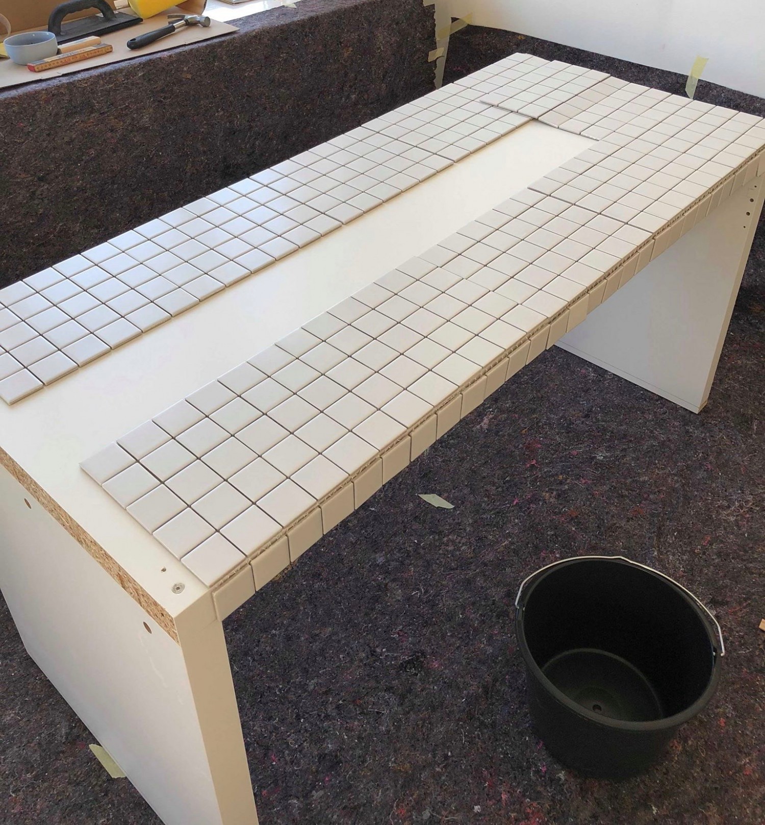 旧桌子桌面贴瓷砖,旧桌子翻新贴砖