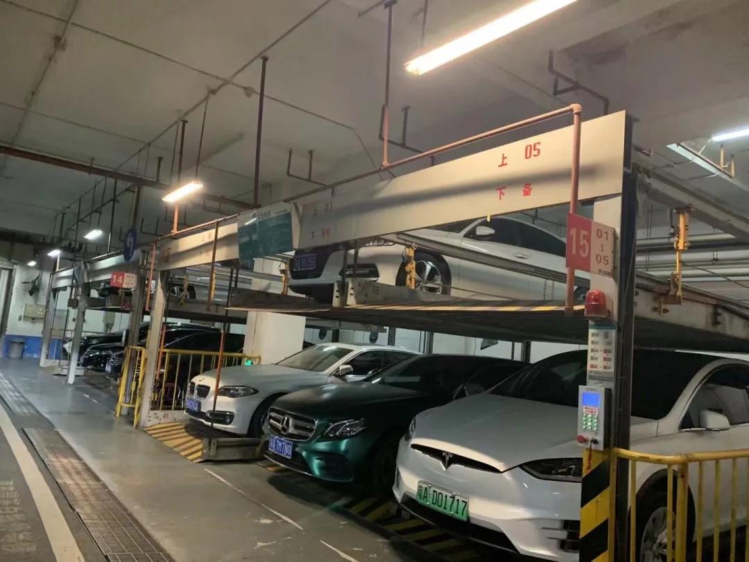 如何选择车位才是最好的,两车位两边柱子选车位技巧