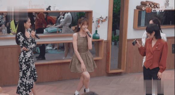 拉踩队友为难评委，看完伊能静所作所为，似乎知道庾澄庆为何离婚