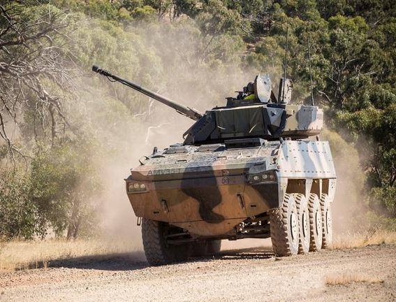 性能强悍的德国拳击手轮式装甲车,德国履带式拳击手装甲车