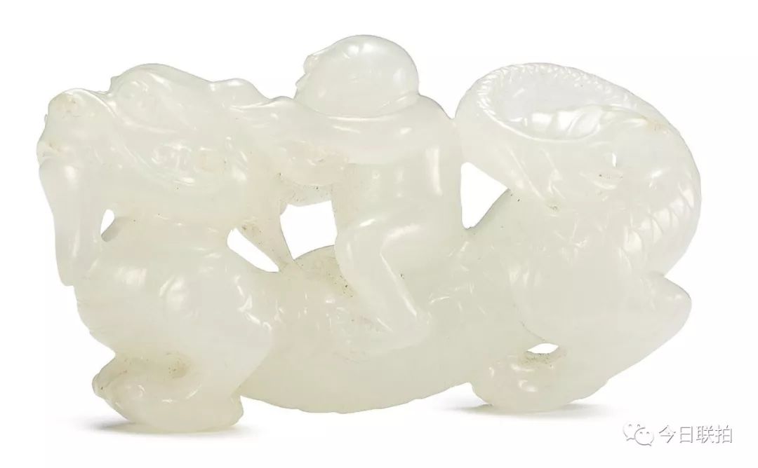 一只白玉小熊卖了670万，人家靠的是颜值！