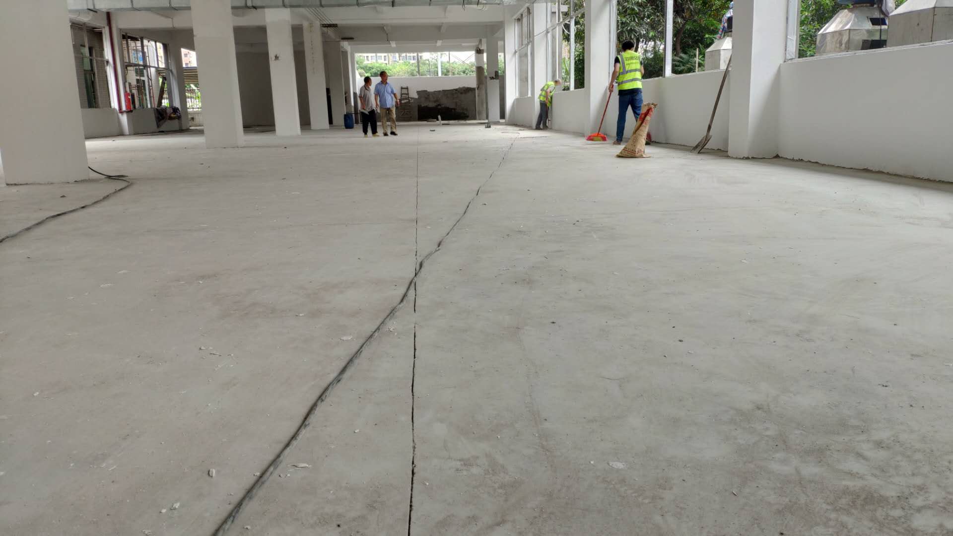 幼儿园草坪怎么铺效果最好,幼儿园人造草坪铺设