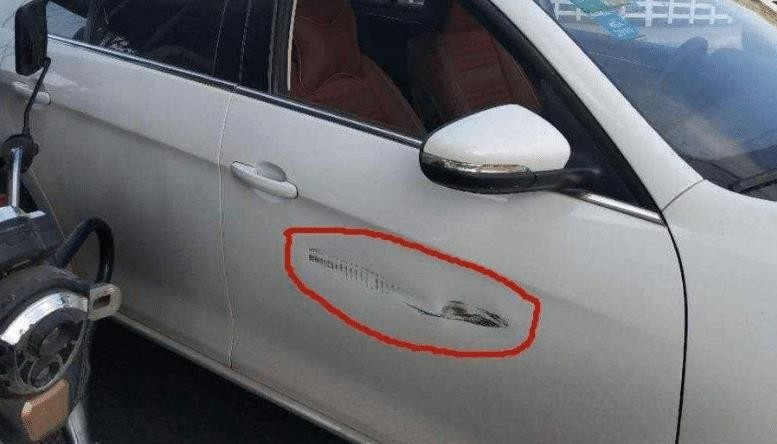 新手上路发生新车刮蹭怎么处理,新车上路就被刮这样处理避免入坑