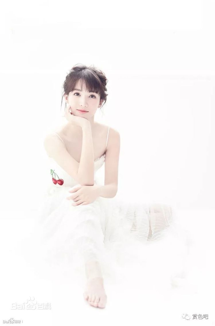 金晨的唯美甜美的写真,眼睛深邃的女星金晨