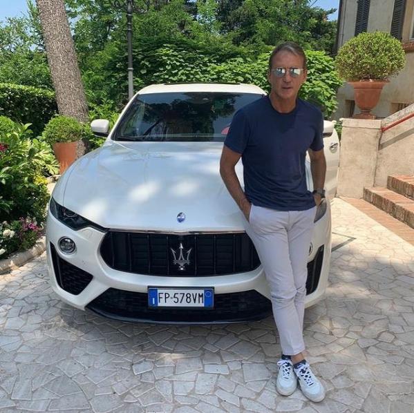 56岁教练才是意大利队最帅男人!穿LP戴百万RM,老男人不油腻典范