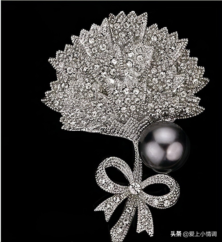 施华洛世奇水晶胸针高档上档次,施华洛世奇胸针2000元左右