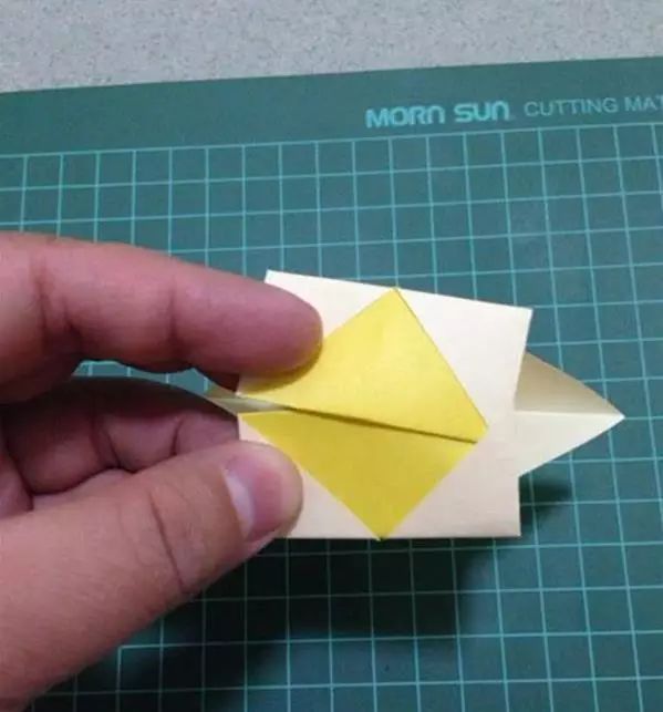 迎接新年的剪纸灯笼,做灯笼来点过年的气氛吧