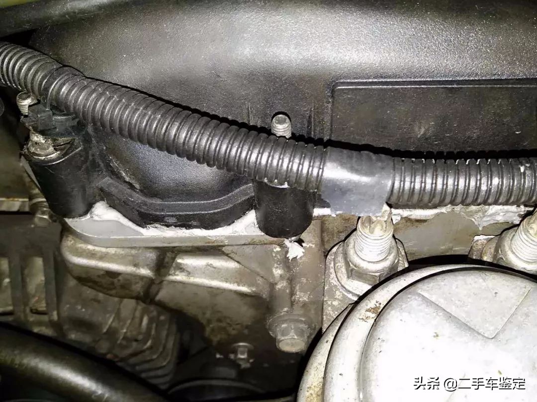 你觉得这款车的门柱焊点正常吗？难道门柱焊点不应该是排排站吗？