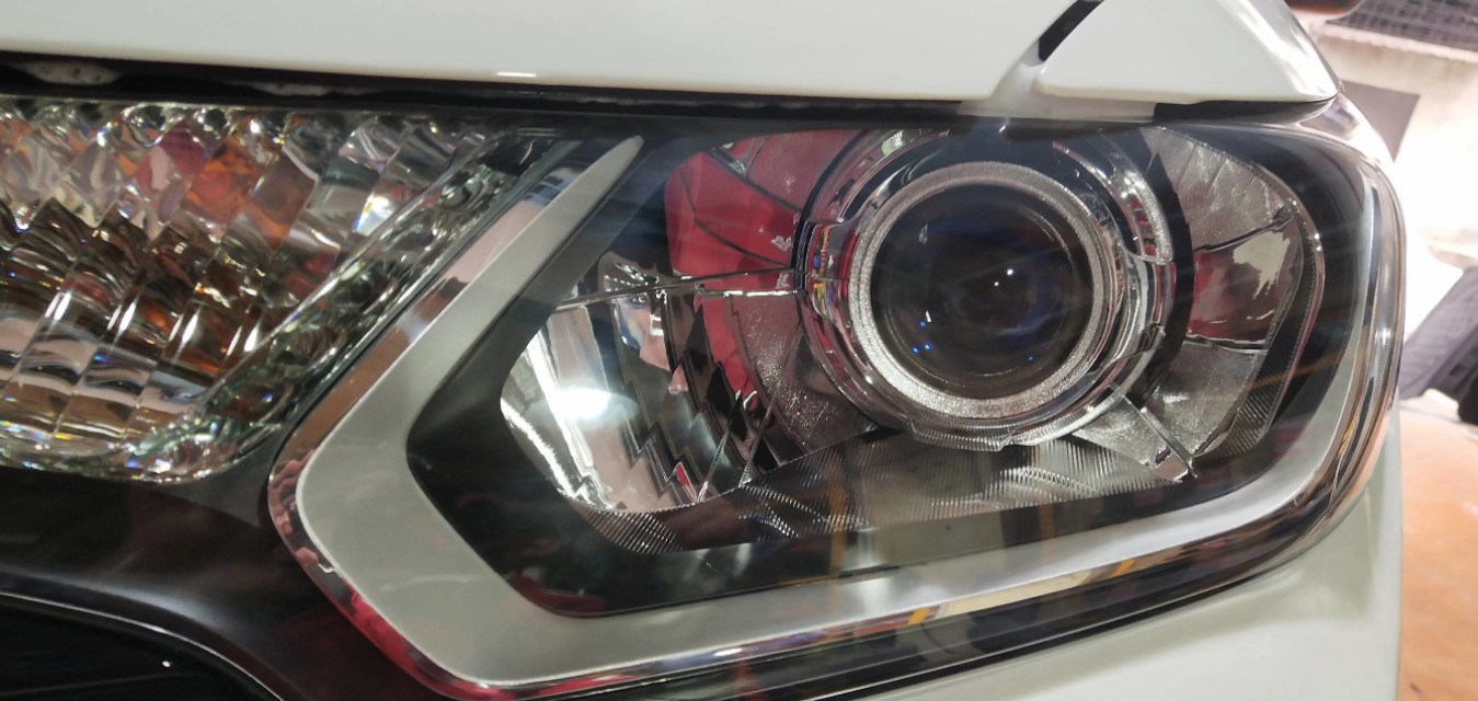 本田飞度双光透镜改装,飞度升级海拉五双光透镜
