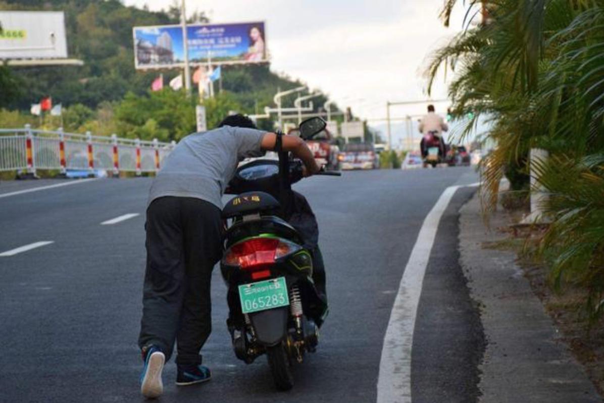 最伤电动车5种充电方式,电动车电瓶充电时间过长有啥危害