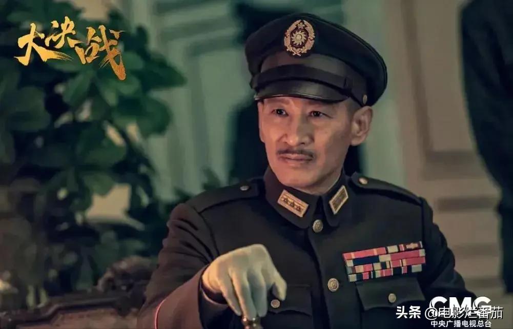 王劲松演蒋介石全身像,王劲松扮演蒋介石像吗