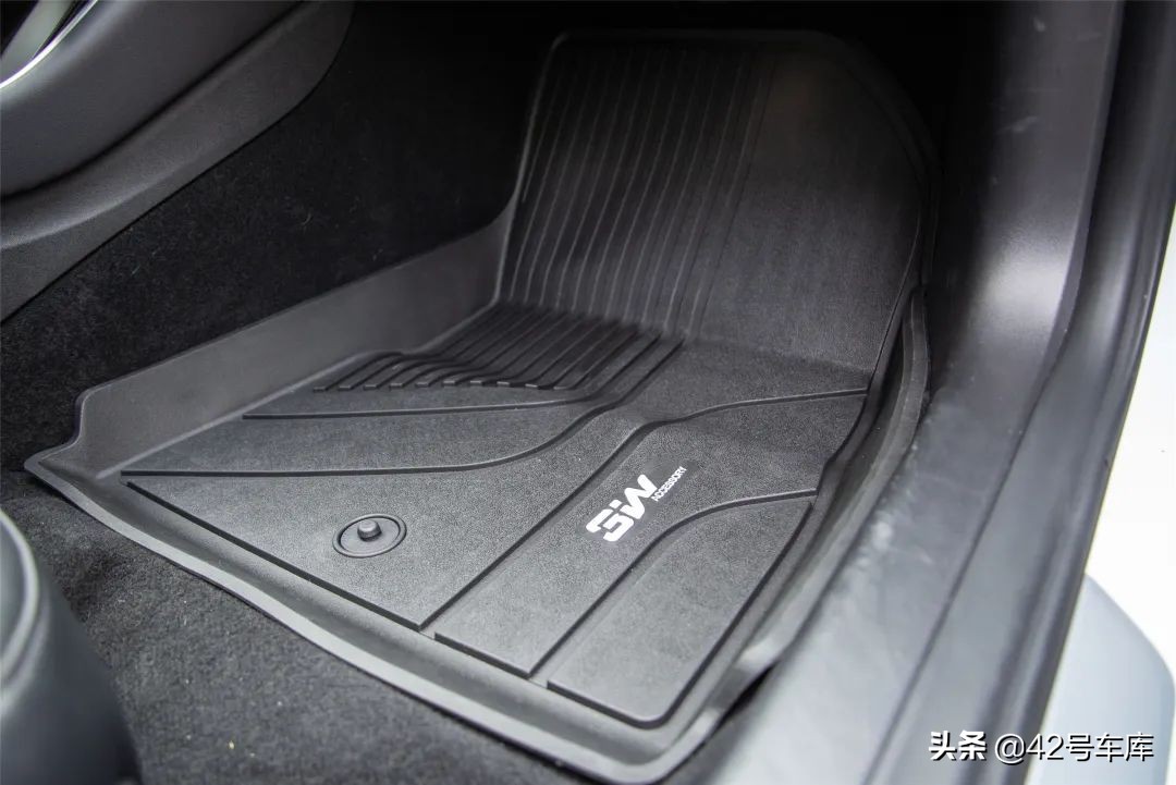 特斯拉model3最新款脚垫,最新款特斯拉model3脚垫