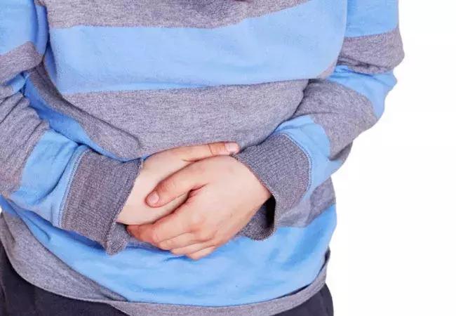 孩子老是说肚子疼该怎么解决,小孩总说肚子疼什么原因怎么治疗