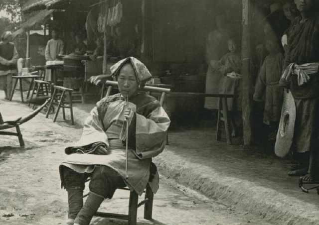 *草烟**对社会有何影响？从*草烟**在朝鲜的传播，谈*草烟**的经济文化内涵