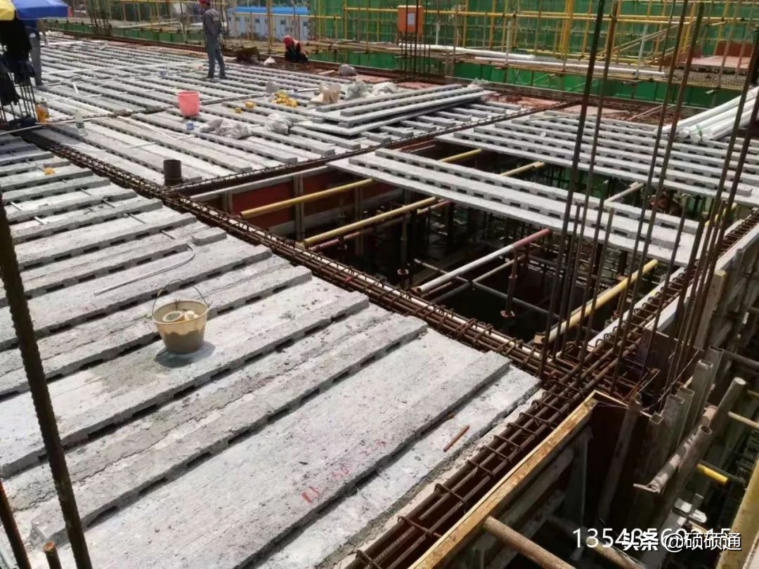 一种新型悬挑架的安装搭设装置,施工现场新型悬挑架