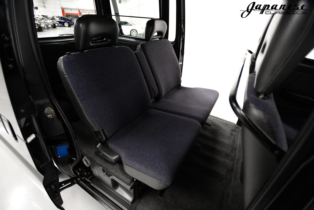 谁说面包车都得破破烂烂？这台93年二手铃木开瑞就精致的让人喜欢