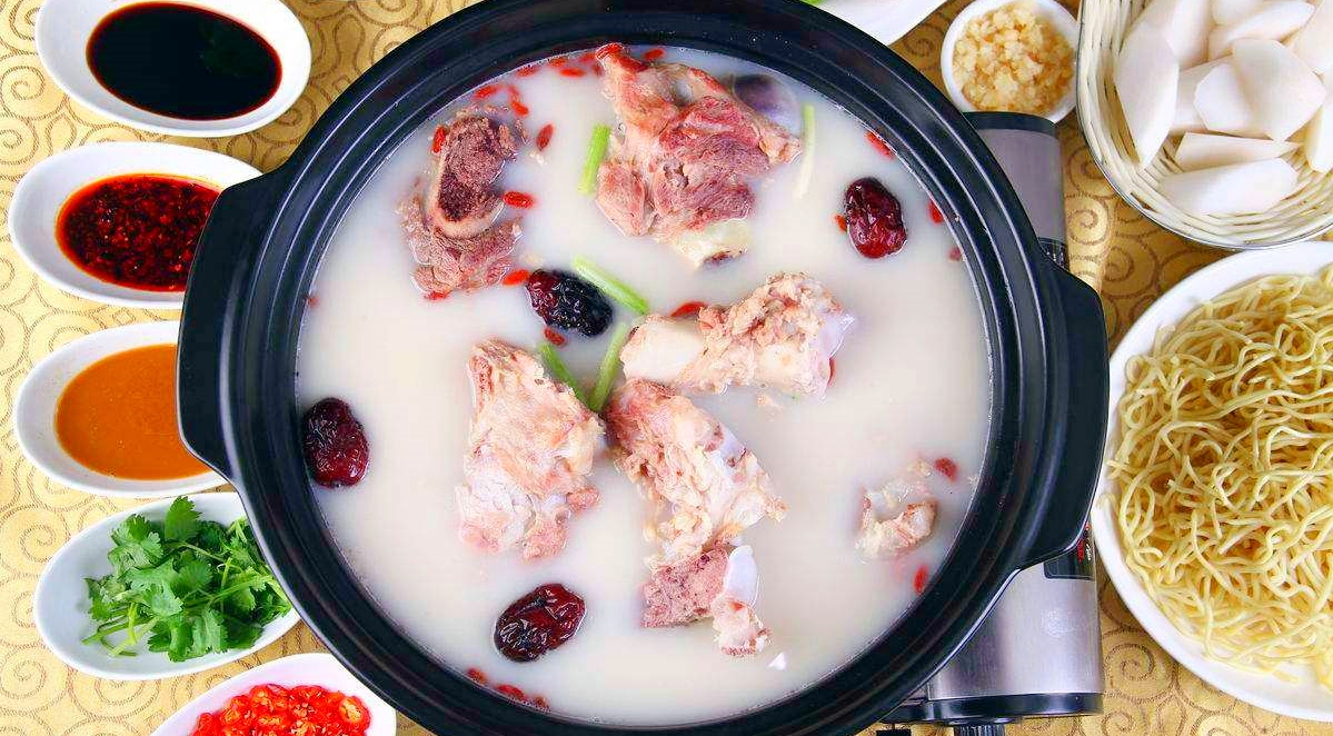 秋天火锅季家常火锅吃什么,秋季火锅的7种养生汤底